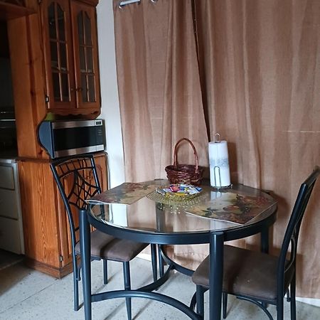 Chelsea Manor Apartment Кингстън Екстериор снимка